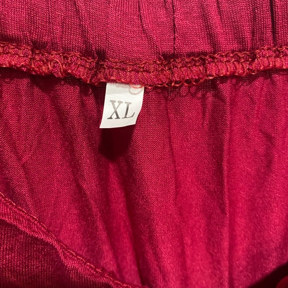 Dark Red photo shoot dress 👗 (C178) - Picture 3 of 4